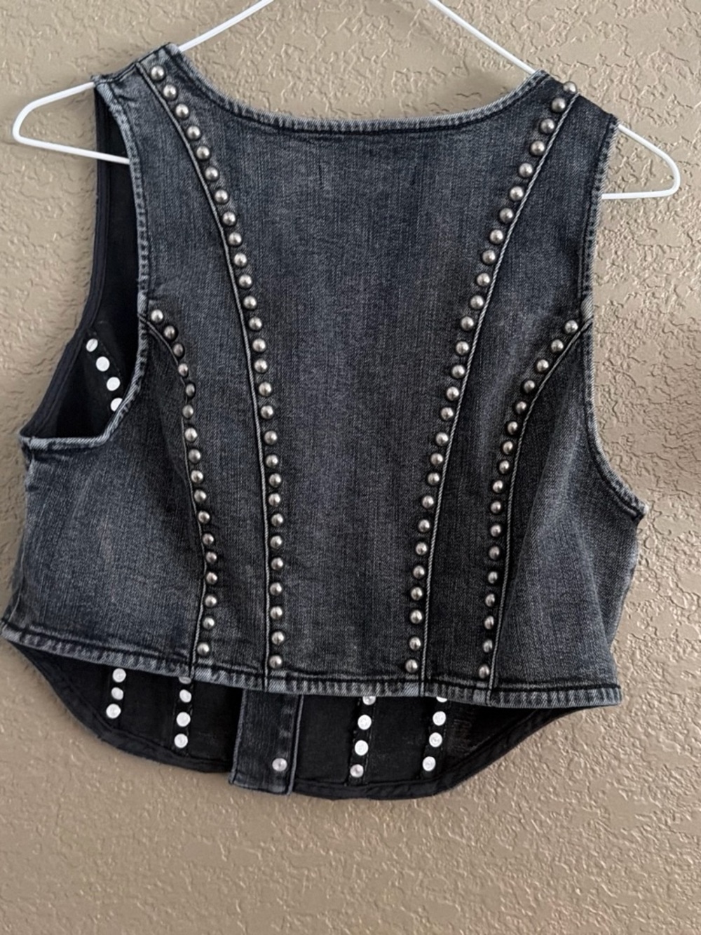 Idyllwind Black Studded Denim Crop Vest - Picture 2 of 2